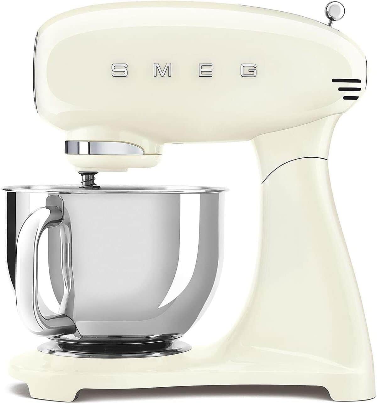 Test du robot pâtissier Smeg SMF03CREU : puissance et sécurité