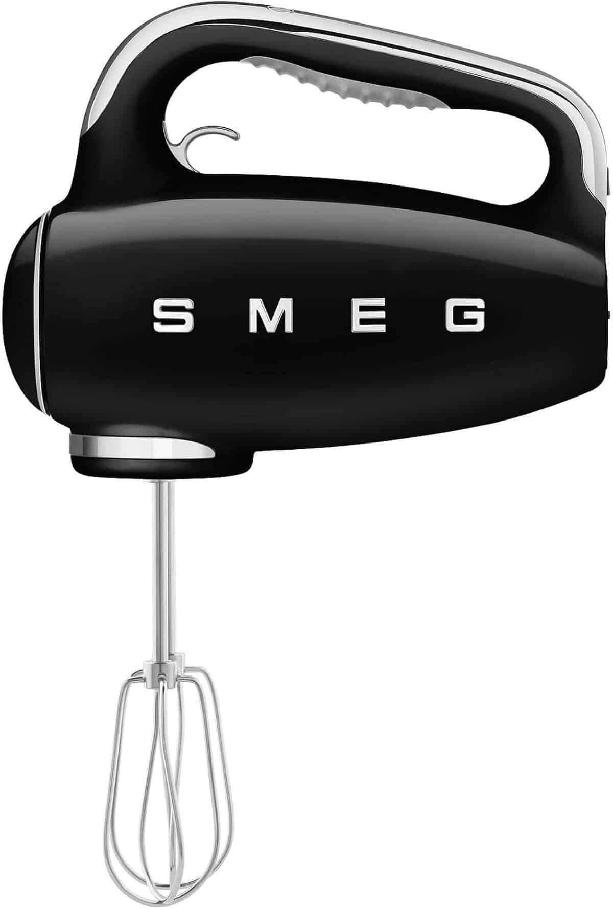 Test du batteur électrique Smeg HMF01BLEU : puissance et performances