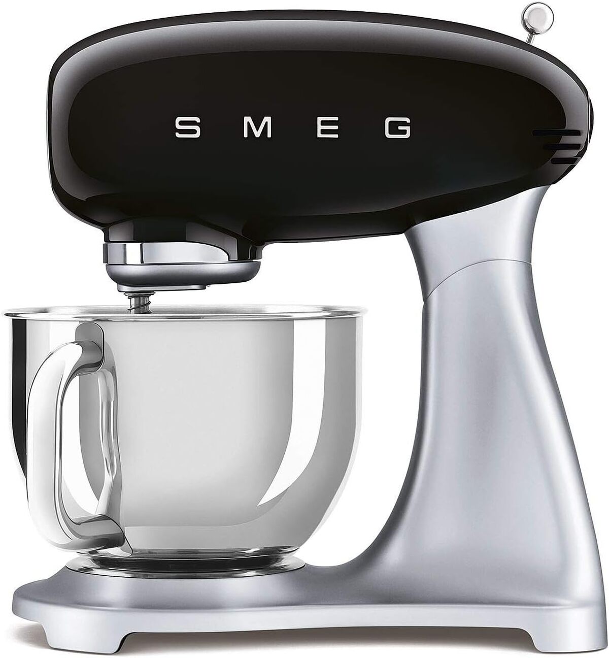 Test du robot pâtissier Smeg SMF02BLEU : puissance et sécurité