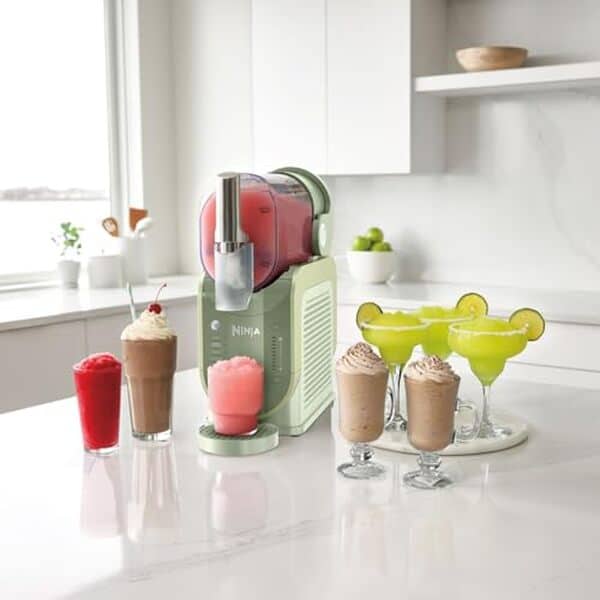 Découvrez la technologie whisperchill de la Ninja SLUSHi : performance et plaisir pour vos boissons glacées maison