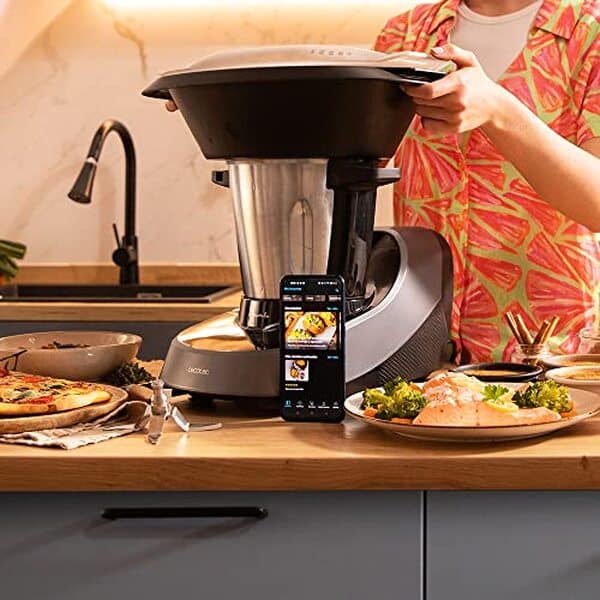 Découvrez notre test détaillé du robot de cuisine Cecotec Mambo 11090 : multifonction, puissant et ses caractéristiques principales pour vos préparations culinaires. 